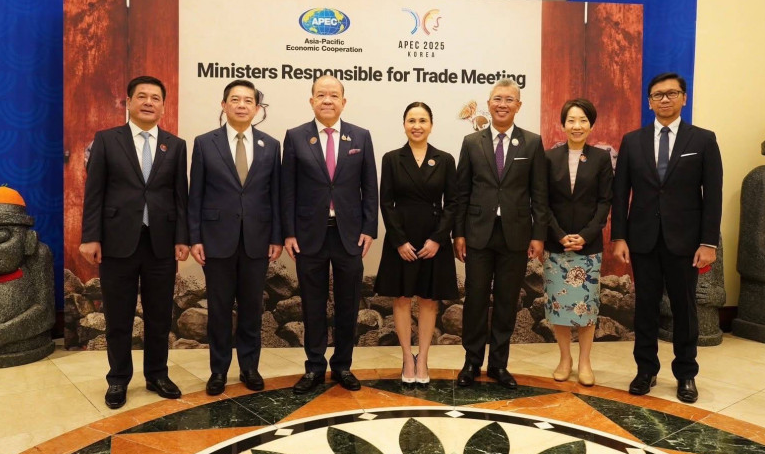 Menteri-menteri ASEAN Serukan Persatuan Menghadapi Tarif Trump